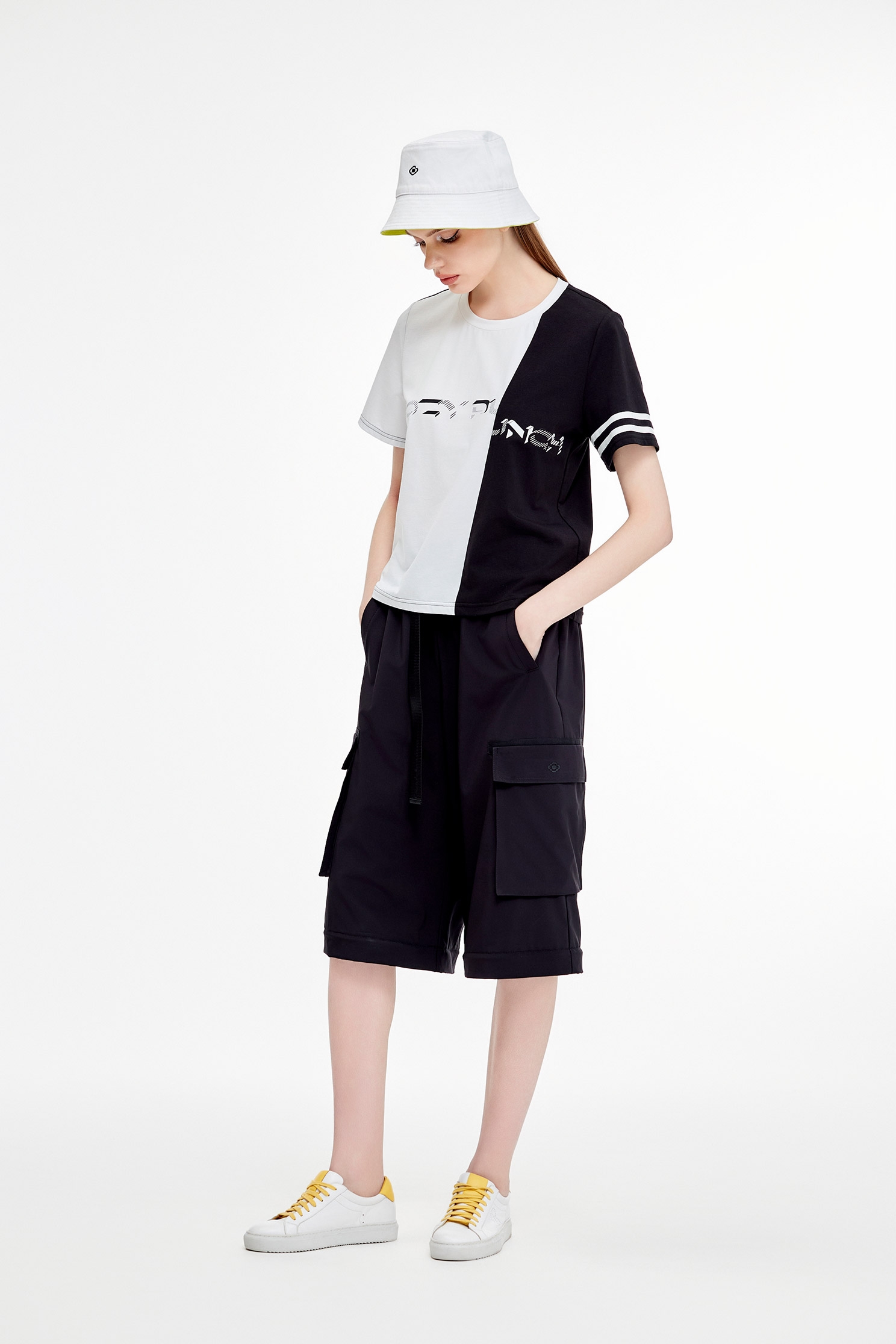 撞色圓領上衣撞色圓領上衣,INFINITE 黑白系列,T-Shirt,上衣,圓領上衣,春夏穿搭