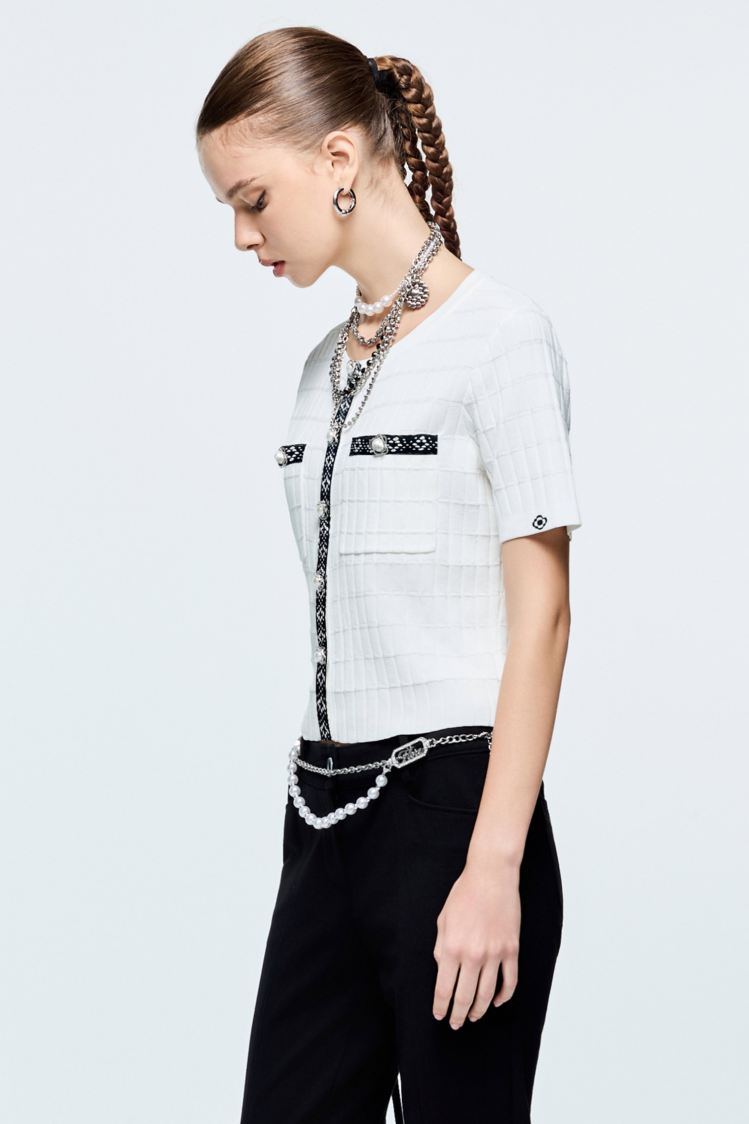 小香風光學白針織上衣小香風光學白針織上衣,上衣,小香風,格紋,秋冬穿搭,針織,針織上衣