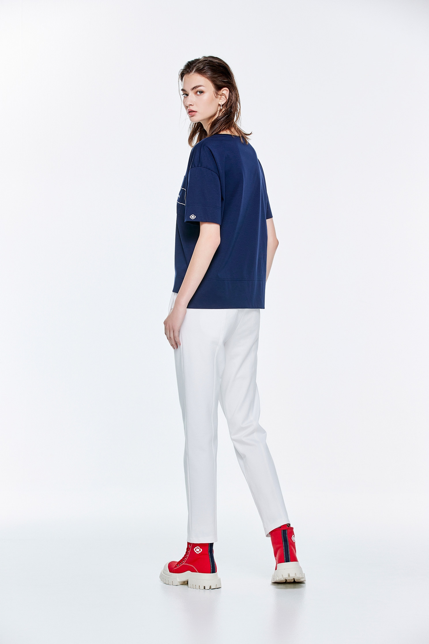 大西洋藍刺繡T恤上衣大西洋藍刺繡T恤上衣,PREMIERE 經典系列,T-Shirt,上衣,刺繡,秋冬穿搭,純棉,針織