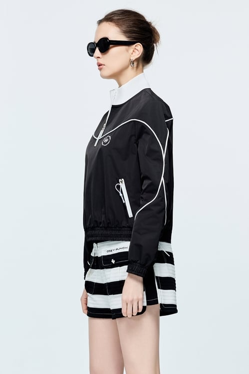 線條鑲出芽衝鋒衣,,線條鑲出芽衝鋒衣,外套,秋冬穿搭,連帽外套,秋冬穿搭